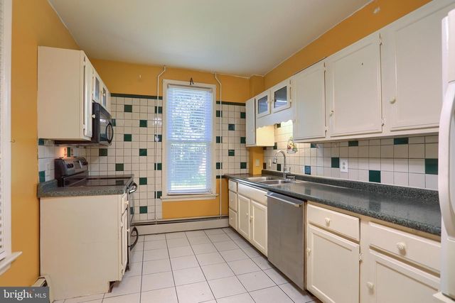 402 S PENN ST, Shippensburg, PA 17257