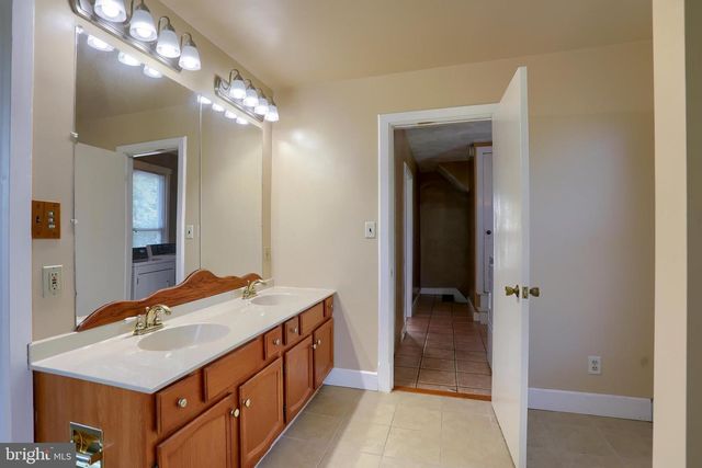 402 S PENN ST, Shippensburg, PA 17257