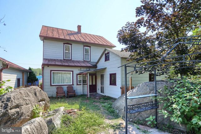 402 S PENN ST, Shippensburg, PA 17257