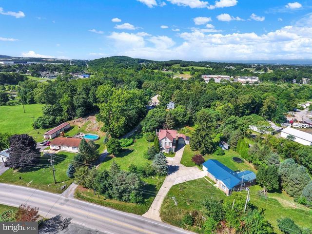 402 S PENN ST, Shippensburg, PA 17257
