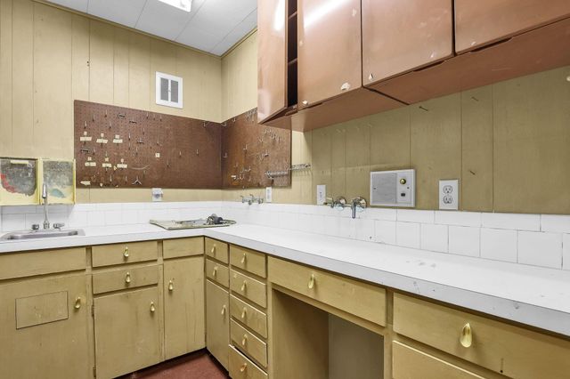 3049 Cleveland Avenue, Columbus, OH 43224