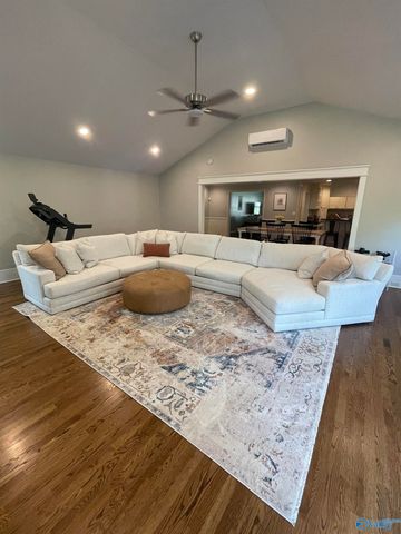 1302 Cleermont Drive, Huntsville, AL 35801