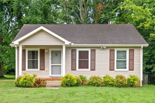 135 E St, Clarksville, TN 37042