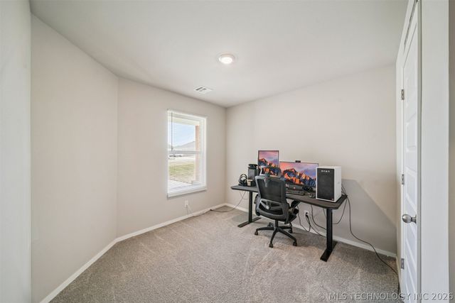 715 N Dogwood Avenue, Beggs, OK 74421