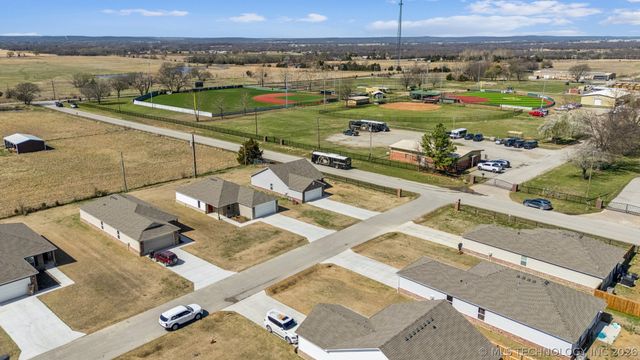 715 N Dogwood Avenue, Beggs, OK 74421