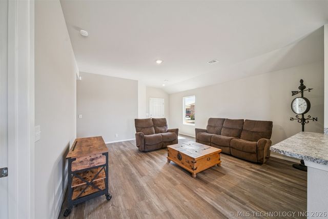 715 N Dogwood Avenue, Beggs, OK 74421