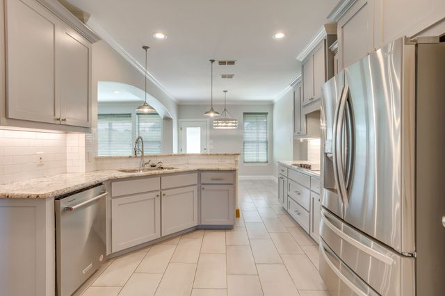 120 War Wagon Circle, Millsap, TX 76066