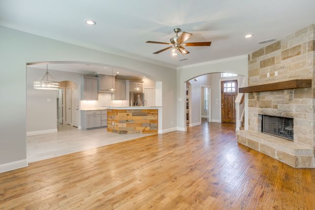 120 War Wagon Circle, Millsap, TX 76066