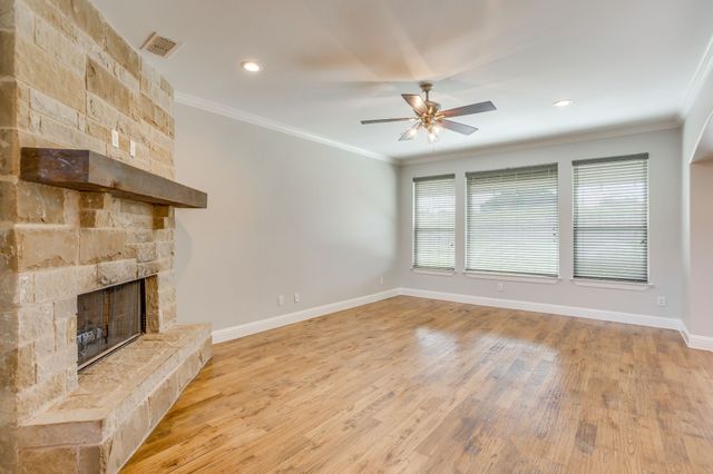 120 War Wagon Circle, Millsap, TX 76066