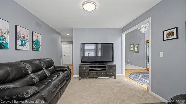 43662 Vintners Place Drive, Sterling Heights, MI 48314