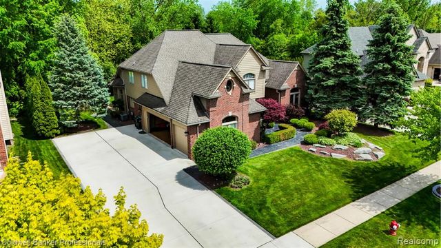 43662 Vintners Place Drive, Sterling Heights, MI 48314