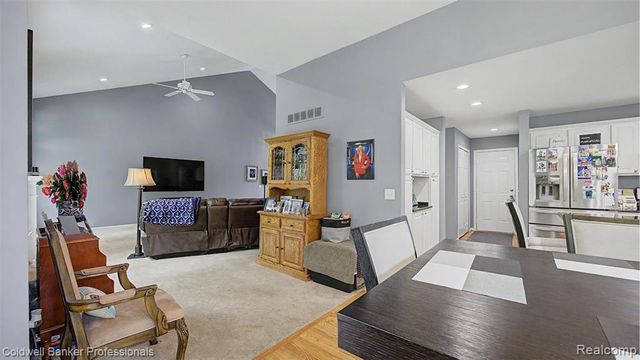 43662 Vintners Place Drive, Sterling Heights, MI 48314