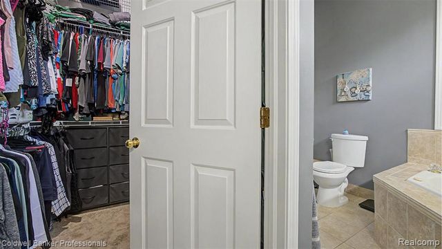 43662 Vintners Place Drive, Sterling Heights, MI 48314