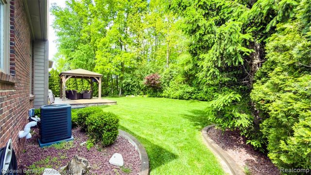 43662 Vintners Place Drive, Sterling Heights, MI 48314