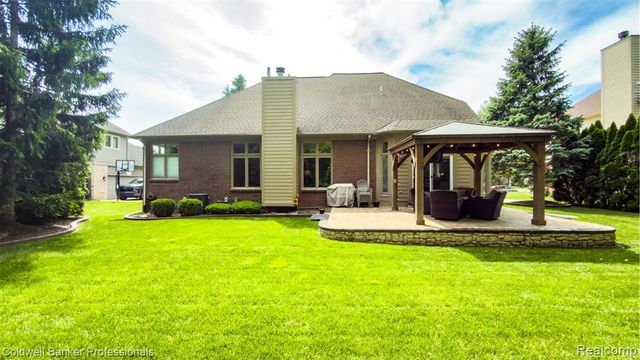 43662 Vintners Place Drive, Sterling Heights, MI 48314