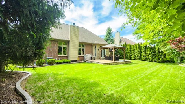 43662 Vintners Place Drive, Sterling Heights, MI 48314