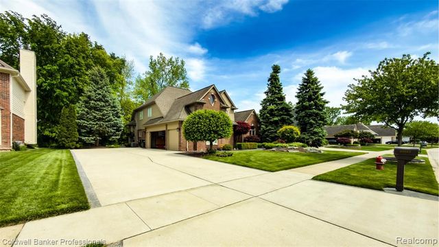 43662 Vintners Place Drive, Sterling Heights, MI 48314