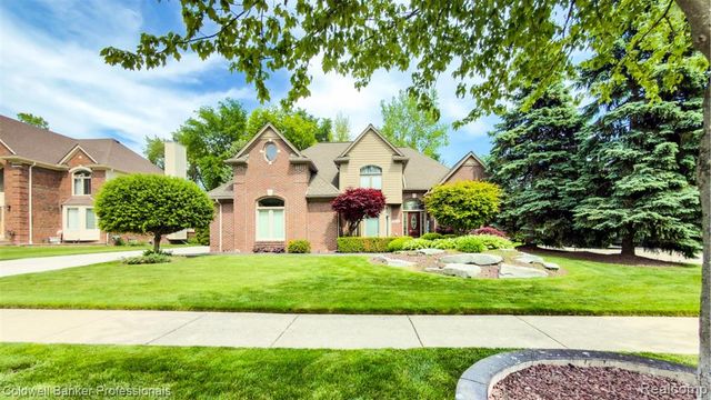 43662 Vintners Place Drive, Sterling Heights, MI 48314