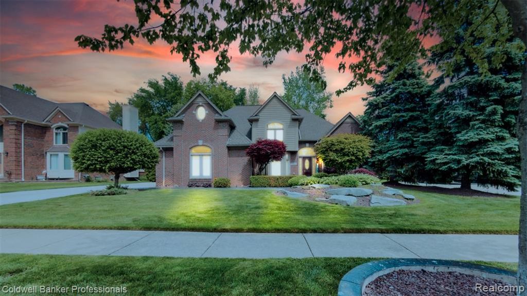 43662 Vintners Place Drive, Sterling Heights, MI 48314