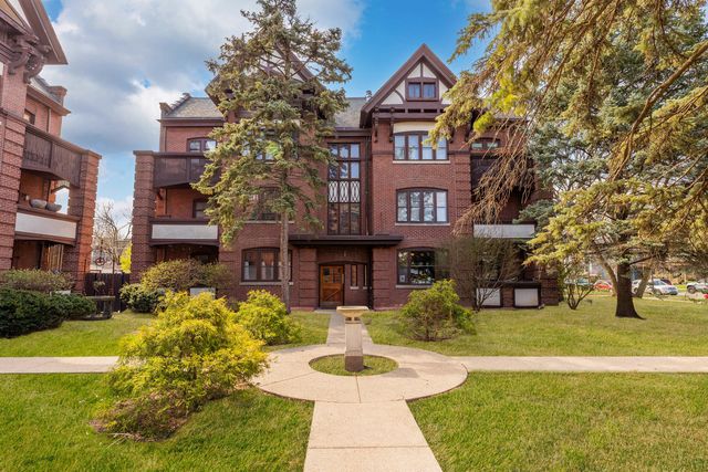 116 S East Avenue 1E, Oak Park, IL 60302