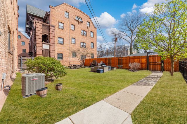 116 S East Avenue 1E, Oak Park, IL 60302