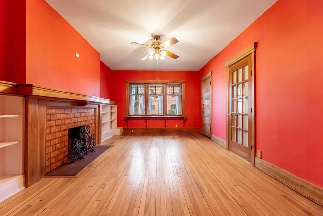 116 S East Avenue 1E, Oak Park, IL 60302