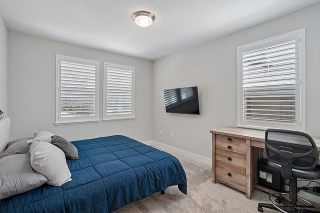 6104 Blue Dog Dr, Roseville, CA 95747