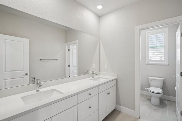 6104 Blue Dog Dr, Roseville, CA 95747