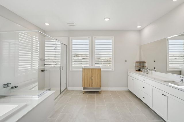 6104 Blue Dog Dr, Roseville, CA 95747