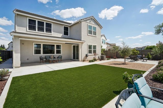 6104 Blue Dog Dr, Roseville, CA 95747