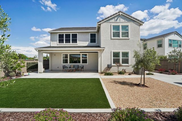 6104 Blue Dog Dr, Roseville, CA 95747