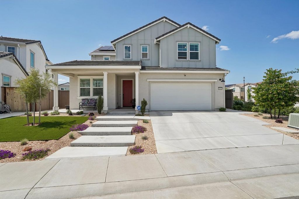 6104 Blue Dog Dr, Roseville, CA 95747
