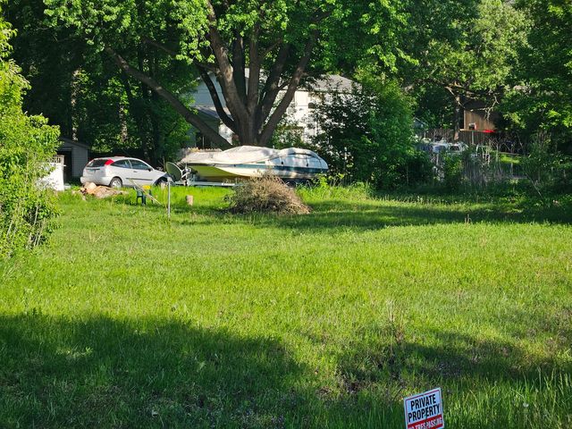 615 W Eastern Avenue, Mchenry, IL 60051