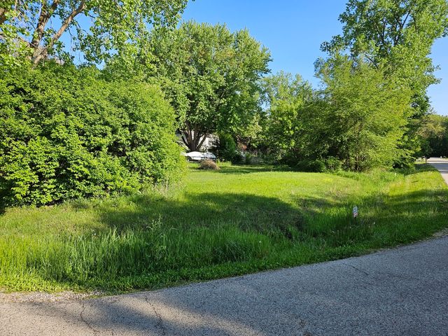 615 W Eastern Avenue, Mchenry, IL 60051