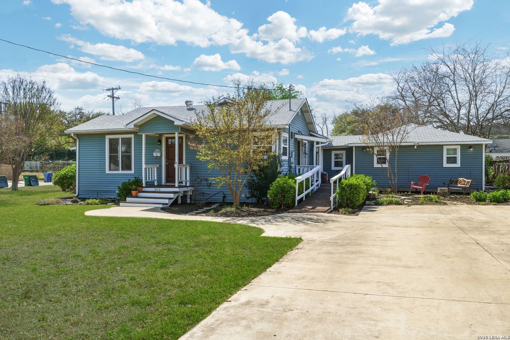 1942 flamingo, San Antonio, TX 78209