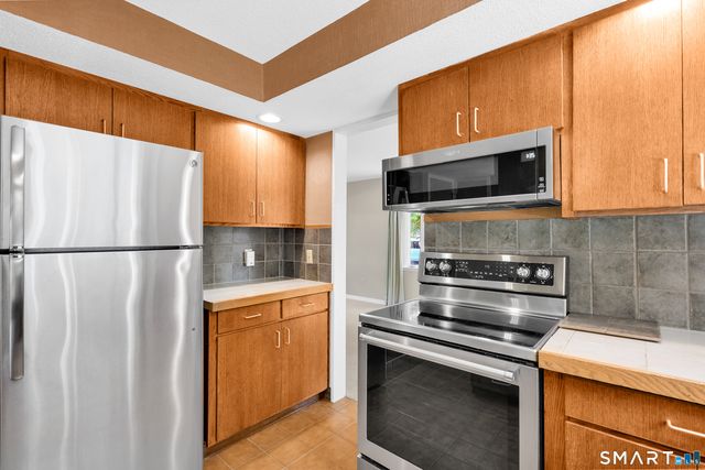 30 Sass Drive, Manchester, CT 06042
