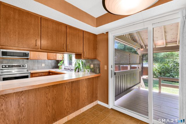 30 Sass Drive, Manchester, CT 06042
