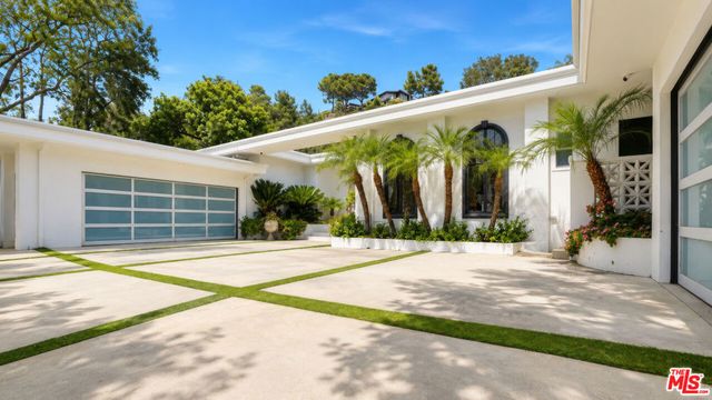 1856 Loma Vista Drive, Beverly Hills, CA 90210