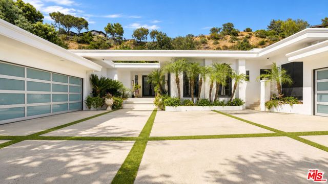 1856 Loma Vista Drive, Beverly Hills, CA 90210