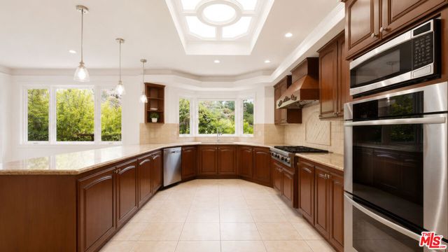 1856 Loma Vista Drive, Beverly Hills, CA 90210
