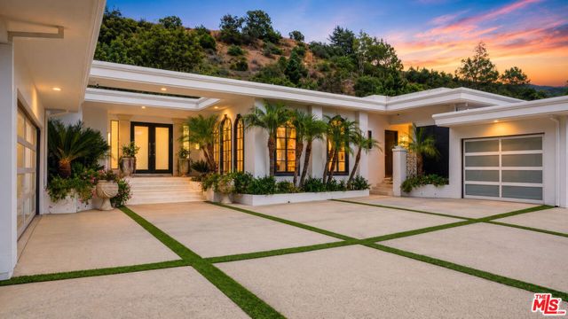 1856 Loma Vista Drive, Beverly Hills, CA 90210
