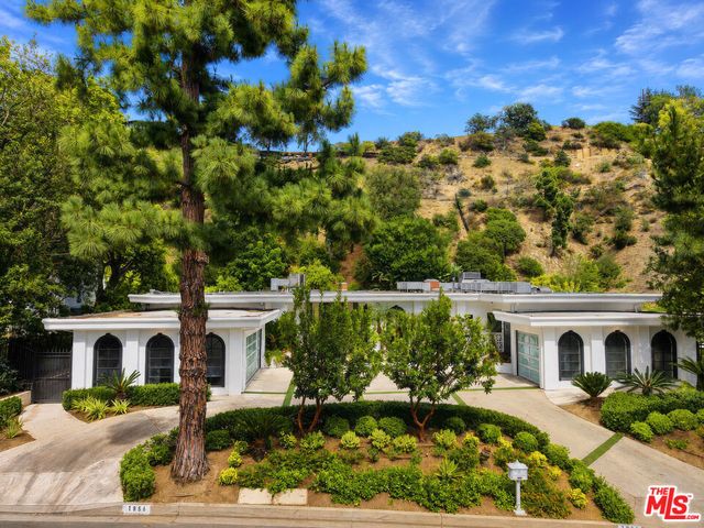 1856 Loma Vista Drive, Beverly Hills, CA 90210