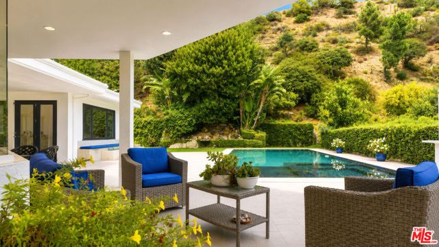 1856 Loma Vista Drive, Beverly Hills, CA 90210