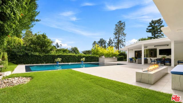 1856 Loma Vista Drive, Beverly Hills, CA 90210