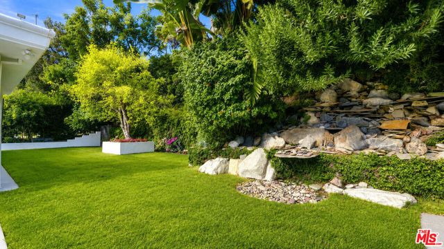 1856 Loma Vista Drive, Beverly Hills, CA 90210