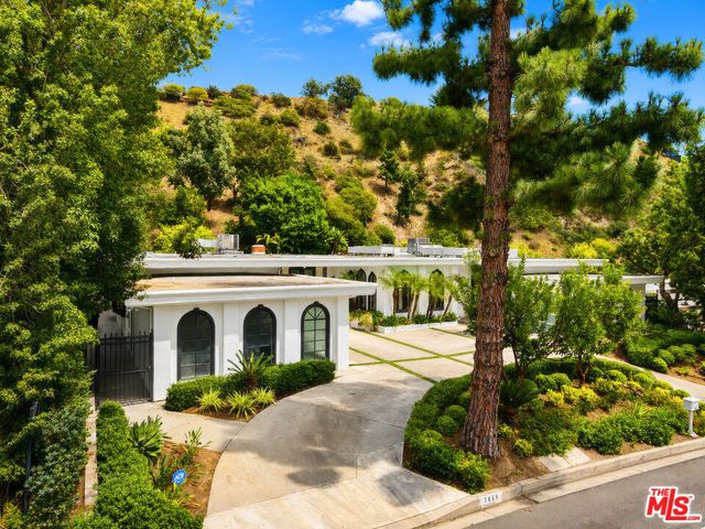 1856 Loma Vista Drive, Beverly Hills, CA 90210