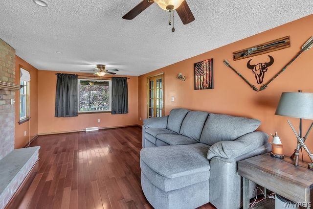 8801 Chestnut Ridge Road, Royalton, NY 14067