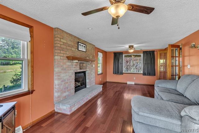 8801 Chestnut Ridge Road, Royalton, NY 14067