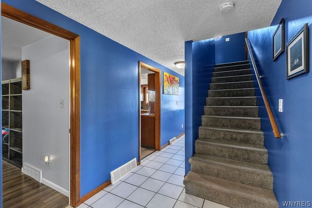 8801 Chestnut Ridge Road, Royalton, NY 14067