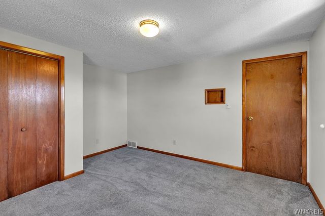 8801 Chestnut Ridge Road, Royalton, NY 14067